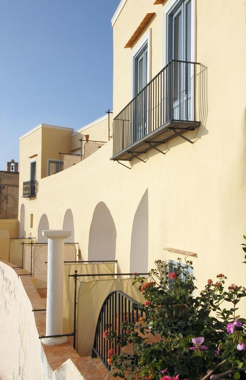 Hotel La Casa Sul Mare Procida Exterior photo