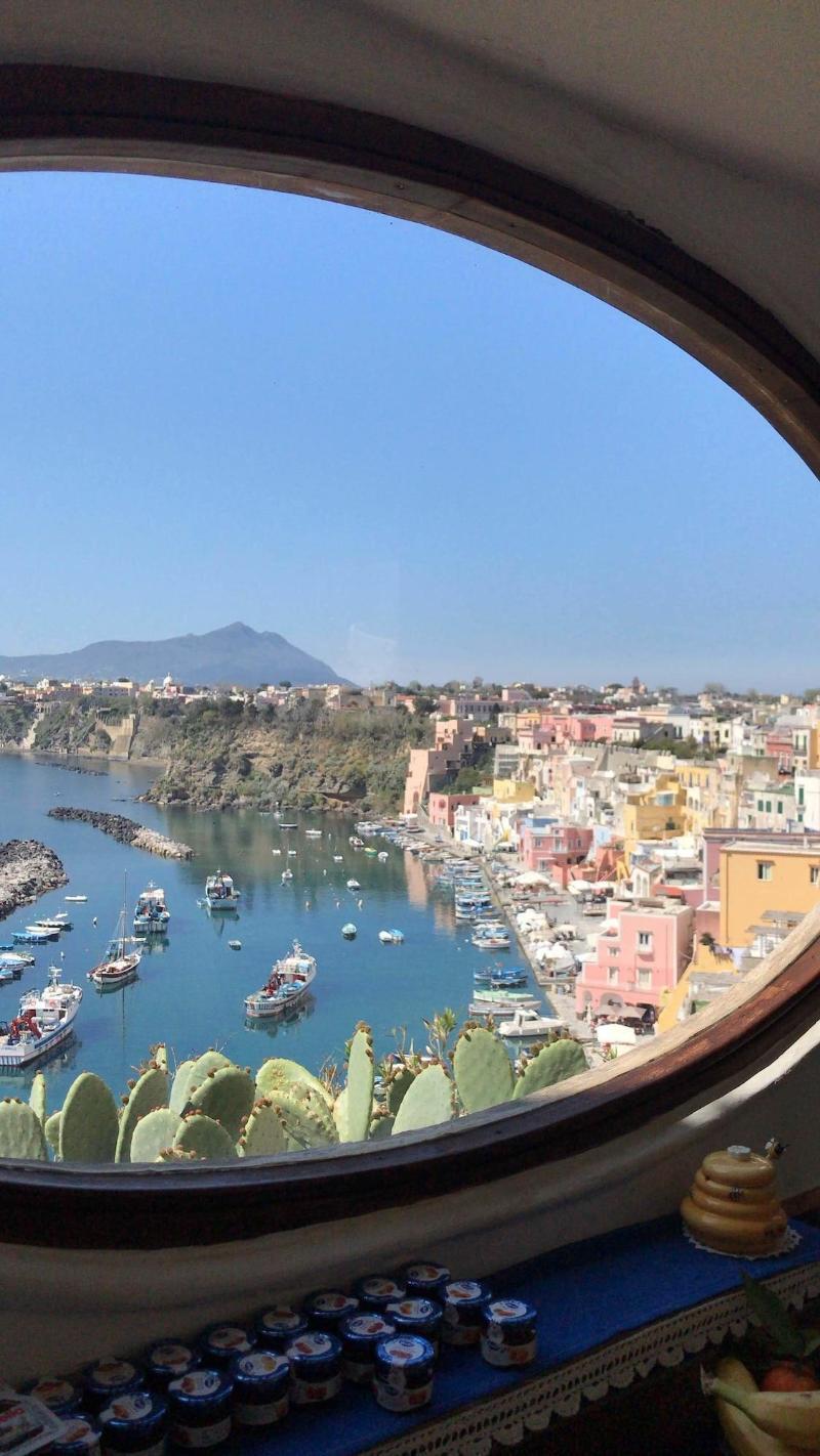 Hotel La Casa Sul Mare Procida Exterior photo
