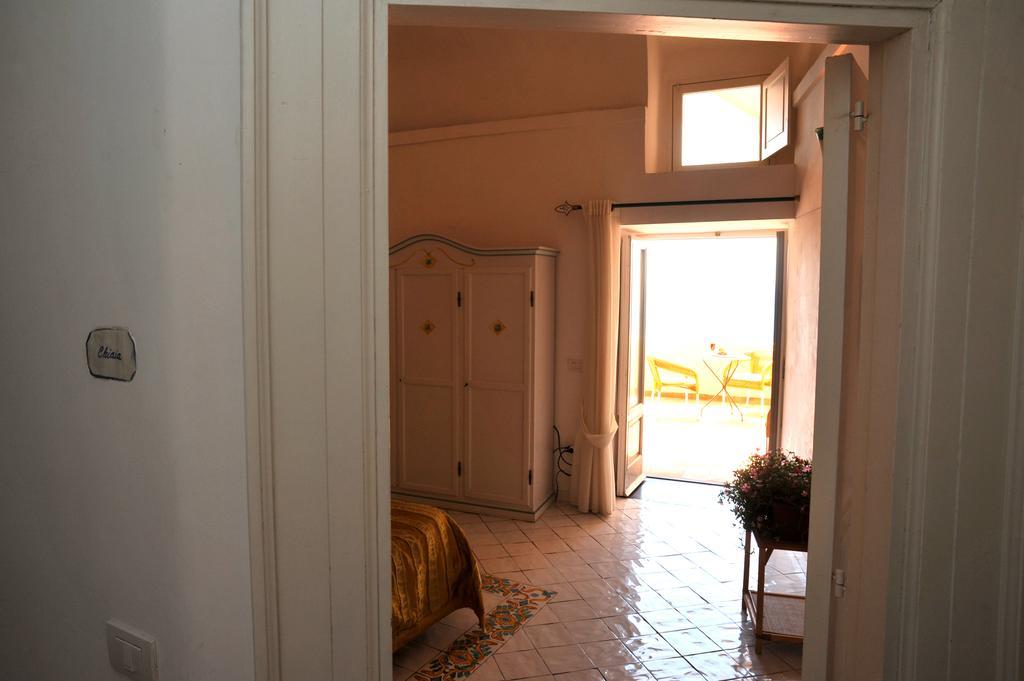 Hotel La Casa Sul Mare Procida Exterior photo