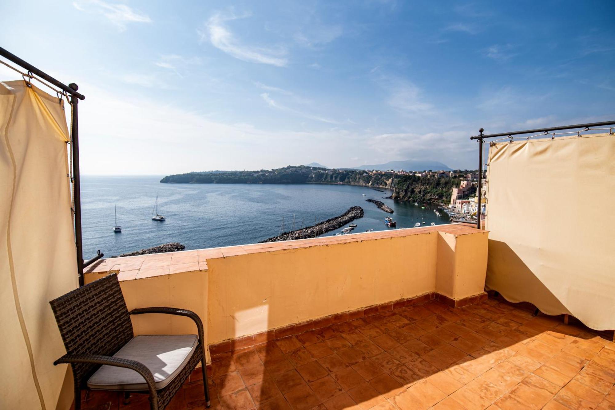 Hotel La Casa Sul Mare Procida Exterior photo