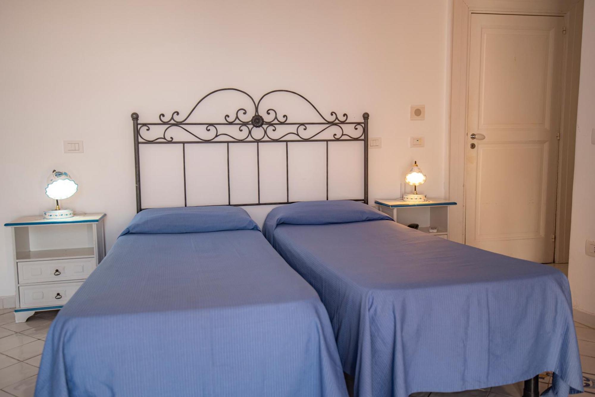 Hotel La Casa Sul Mare Procida Exterior photo