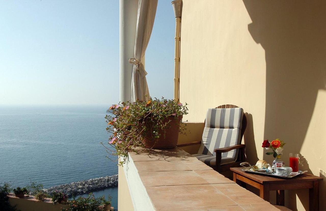 Hotel La Casa Sul Mare Procida Exterior photo